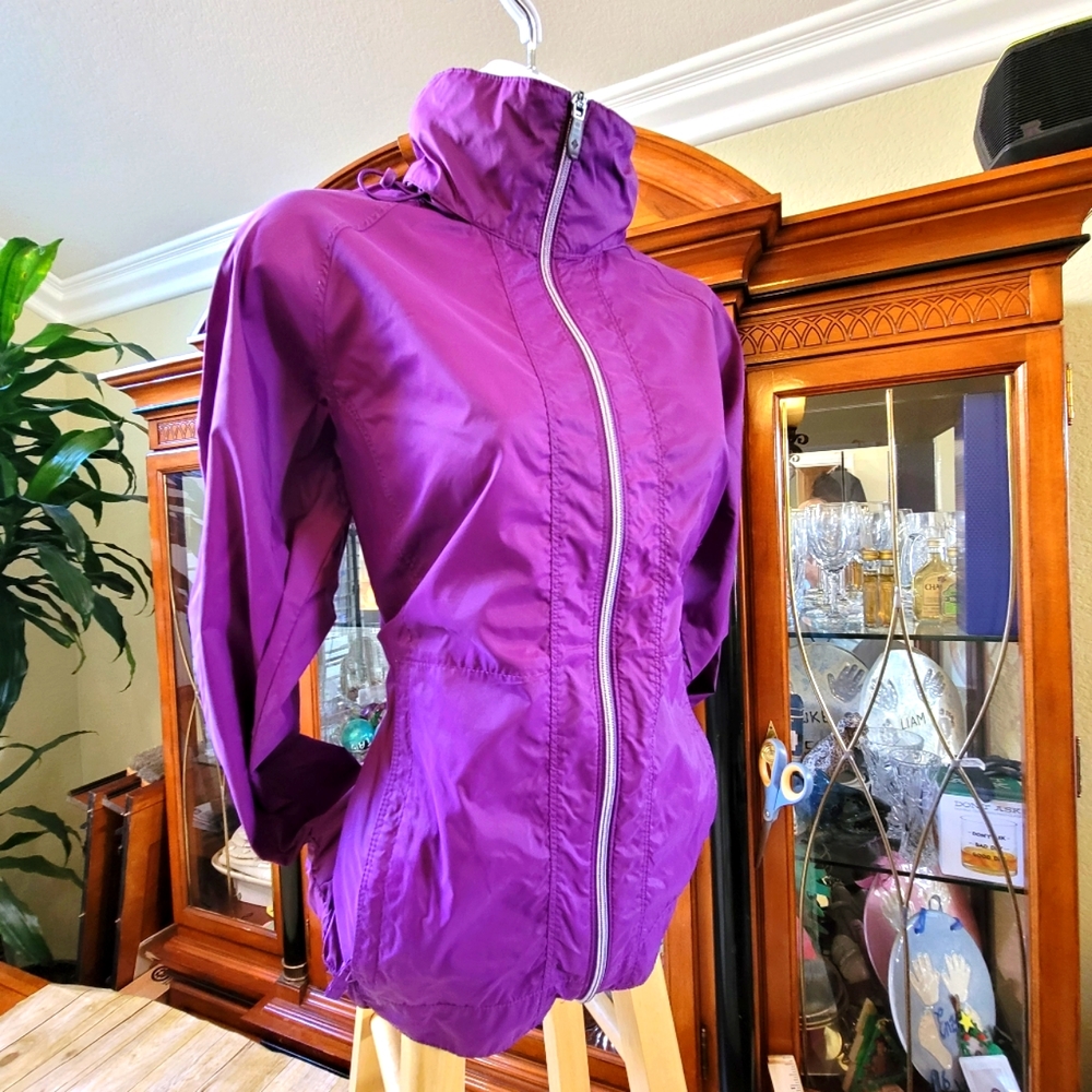 Columbia Women's Full Zip Windbreaker Jacket in Purple Size Small